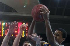 FOTO Souboj basketbalových hvězd Nymburk prohrál