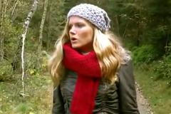 Soukalová v klipu "Scarborough Fair"