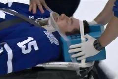 Paul Ranger zraněný v zápase Toronto - Tampa