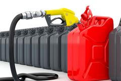 Ropa, benzin, kanystr, ilustrační foto