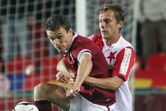 Derby Slavia - Sparta: Milan Bortel (3) - David Lafata (21)