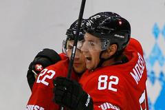 Moser a Niederreiter slaví vítězství nad Lotyšskem