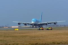 Airbas 380 přistál v Praze