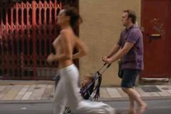 Jak by se cítili muži, kdyby byli ženami?