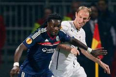 EL, Lyon - Plzeň: Bafetimbi Gomis - Roman Hubník