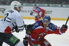 Lev Praha - Záhřeb: Justin Azevedo (15) - Saša Martinovič