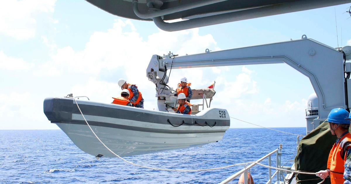 Francouzská rodina byla po 16 hodinách nalezena na moři