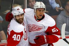 Zetterberg a Filppula slaví gól Detroitu