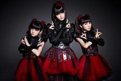 VIDEO Babymetal - Gimme chocolate