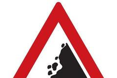 Dopravní značka padající kamení