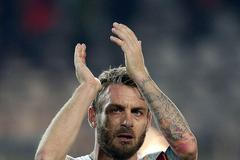 De Rossiho úder pěstí v zápase s Interem