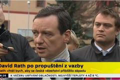 David Rath propuštěn z vazby - na mítinku s novináři v Hostivici