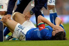 Zraněný Riccardo Montolivo během přátelského utkání