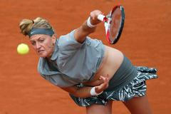 Petra Kvitová na French Open v duelu s Erakovičovou