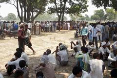 Indie - znásilněné a oběšení dívky - místní obyvatelé