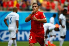 Švýcar Xerdan Shaqiri slaví branku na MS proti Hondurasu
