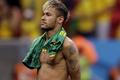 Neymar na MS ukazuje spodní trenky (nepovolená reklama)