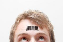 čárový kód na hlavě