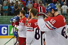 FOTO Češi polykají smutek, Finové slaví postup do finále