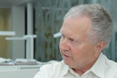 Žaloba kvůli vědeckým grantům. Duel Veleba x Kindlmann