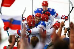 MS 2014,Rusko-Švédsko: Sergej Plotnikov (16) slaví gól