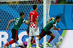 MS 2014, Mexiko-Chorvatsko: Rafael Marquez (vpravo)