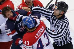 MS 2014, Česko - USA: Jan Kovář - Justin Abdelkader