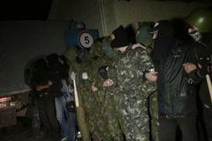 Ukrajina - Mariupol - separatiské - kasárna - útok