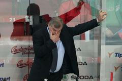 Hokej, Česko - Slovensko: trenér Vladimír Vůjtek