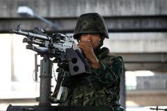 Thajsko - Bangkok - voják - stanné právo