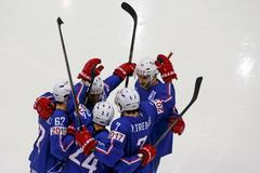 Francouzi slaví branku v síti Dánska