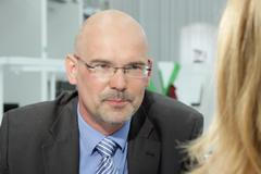 Exnáměstek Štern: Tendr na náramky byl rozleptáván