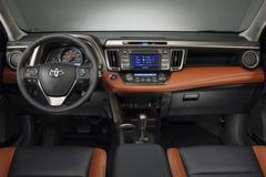 Toyota RAV 4 interiér