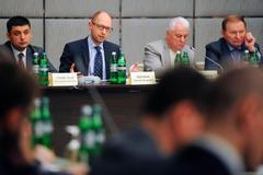 Ukrainian PM Yatseniuk and Ukrainian top officials take part in peace talks in Kharkiv