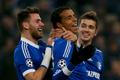 Adam Szalai, Joel Matip a Roman Neustaedter slaví gól Schalke 04