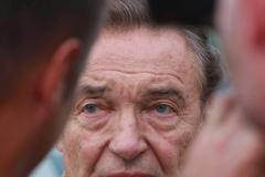 Jednorázové užití / Nepoužívat / Karel Gott