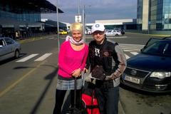 Lukáš Konečný s manželkou Jarkou na letišti Václava Havla před odletem do USA