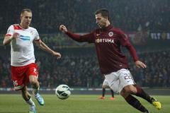 Fotbal, Sparta - Plzeň: Josef Hušbauer - Daniel Kolář