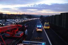 Kamion na D1 smetl v protisměru Touran, dva mrtví