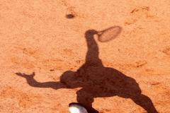 FOTO Peklo na pražském tenisovém kurtu: 35 stupňů ve stínu