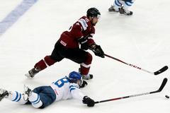 FOTO Finové na úvod překvapivě selhali, přelstili je Lotyši