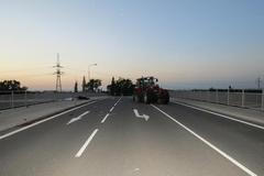 Dopravní nehoda motorky a traktoru.