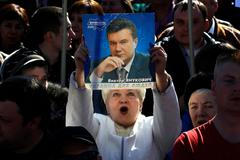 Janukovyčova příznivkyně v Doněcku.