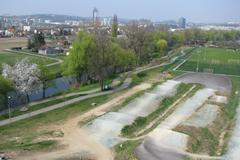 Sportovní areál Hněvkovského v Brně