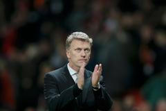 Trenér David Moyes tleská po čtvrtfinále Ligy mistrů