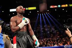 Mayweather Jr. oslavuje vítězství nad Maidanou