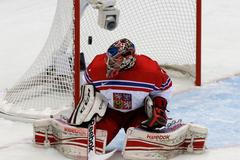 Soči 2014, ČR-Švédsko: Jakub Kovář dostává gól