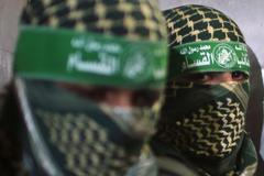 Maskovaní členové Hamásu.