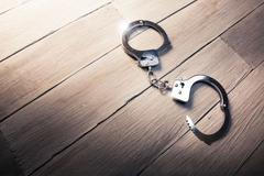 Kriminalita, policejní pouta, pouta, zatčení, ilustrační foto