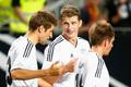 Fotbal, Německo - Paraguay: Thomas Müller, Lars Bender a Philipp Lahm